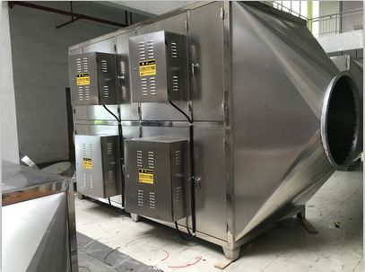 光離復合廢氣處理設備應用范圍 1、光離復合設備主要運用于化工業(yè)、造紙業(yè)、制藥業(yè)、食品業(yè)、輪胎及橡膠生產(chǎn)廠、汽車生產(chǎn)、油漆噴涂、污水池處理廢氣處理